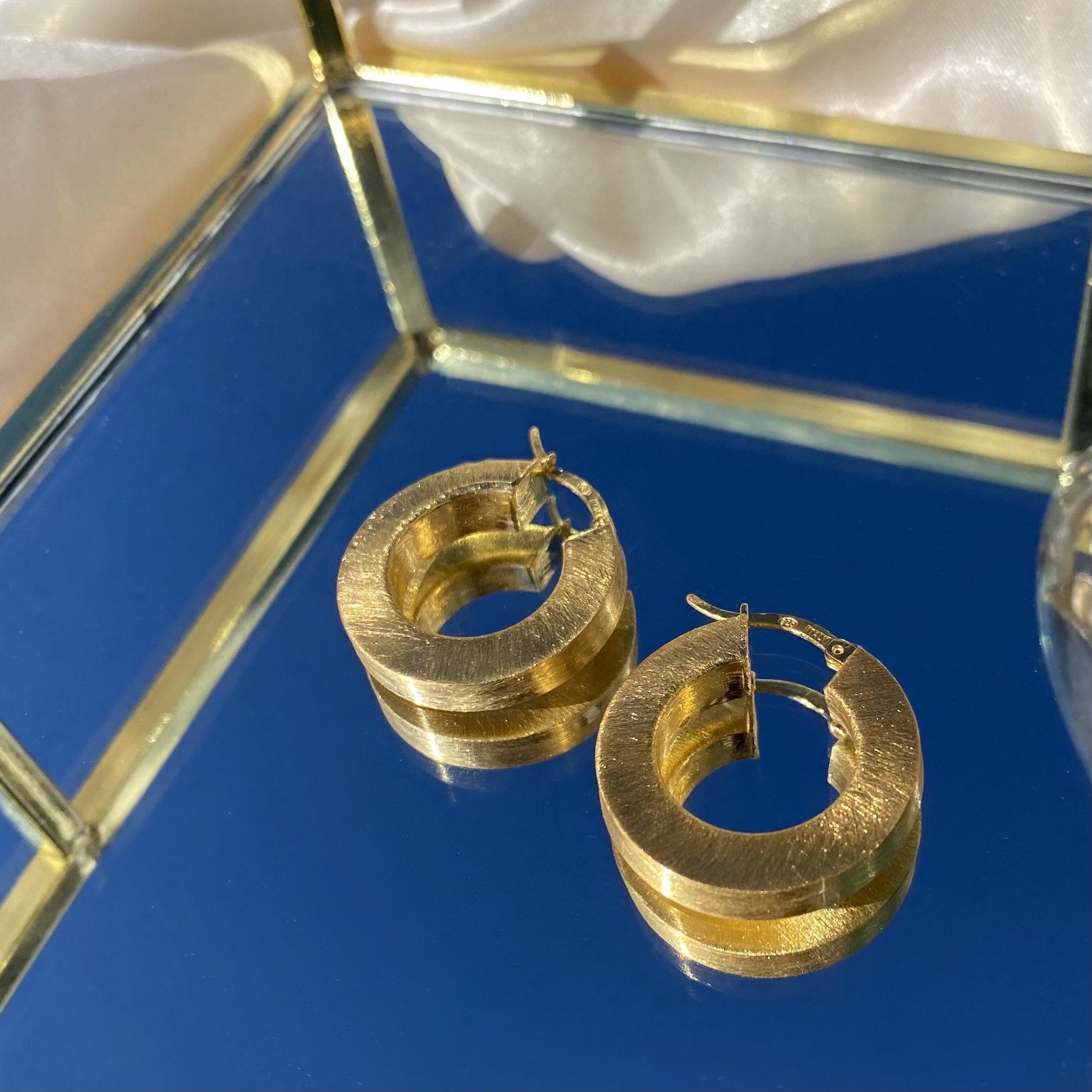 La SATINA SQUARED Hoops - Gold - Georgiana Scott Jewellery